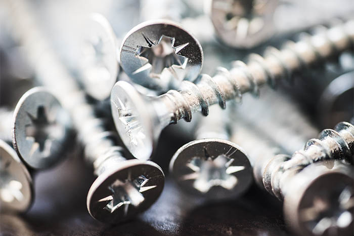 Nägel, Schrauben und sonstige Befestigungen